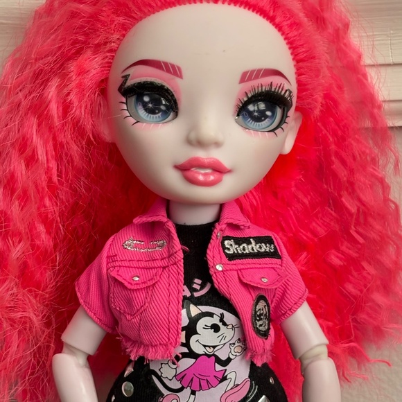 Rainbow Vision Shadow High MARA PINKETT Neon Pink Hair Toy Doll Figure MGA 2022 - Picture 2 of 13